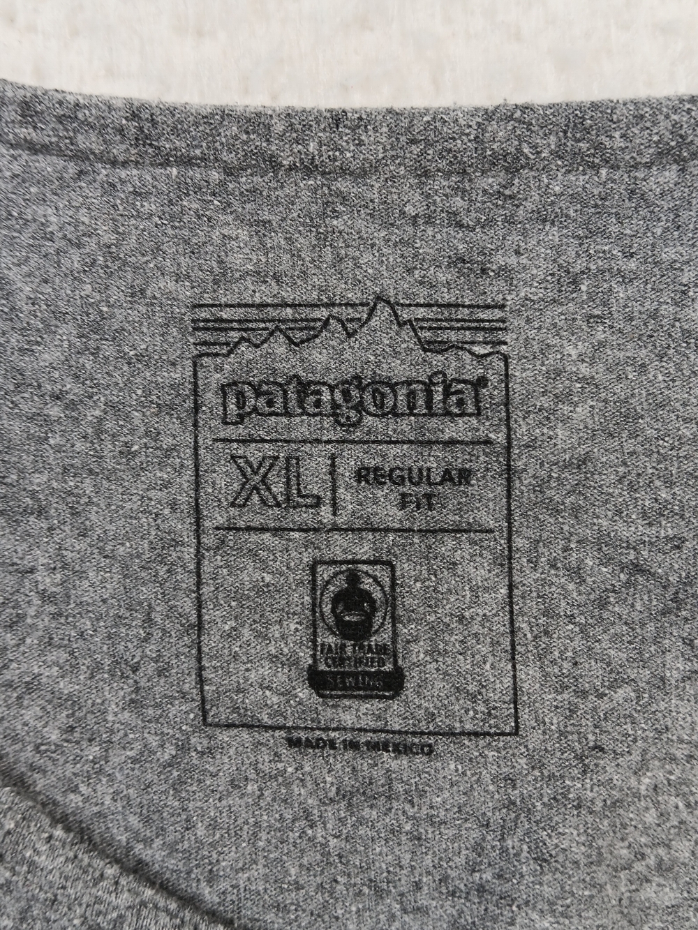 Patagonia Shirt Mens XL Gray P-6 Logo Responsibili-Tee Tank Top Sleeveless - Picture 2 of 12